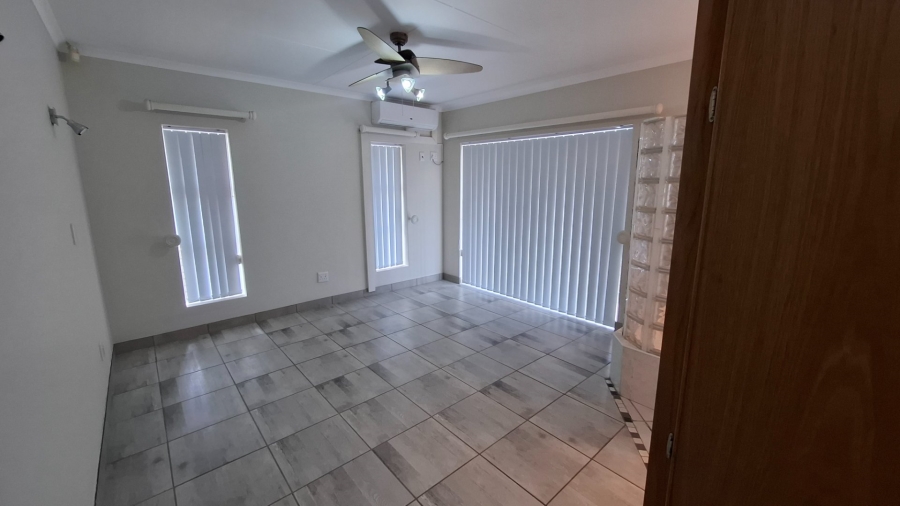 4 Bedroom Property for Sale in Menkenkop Western Cape